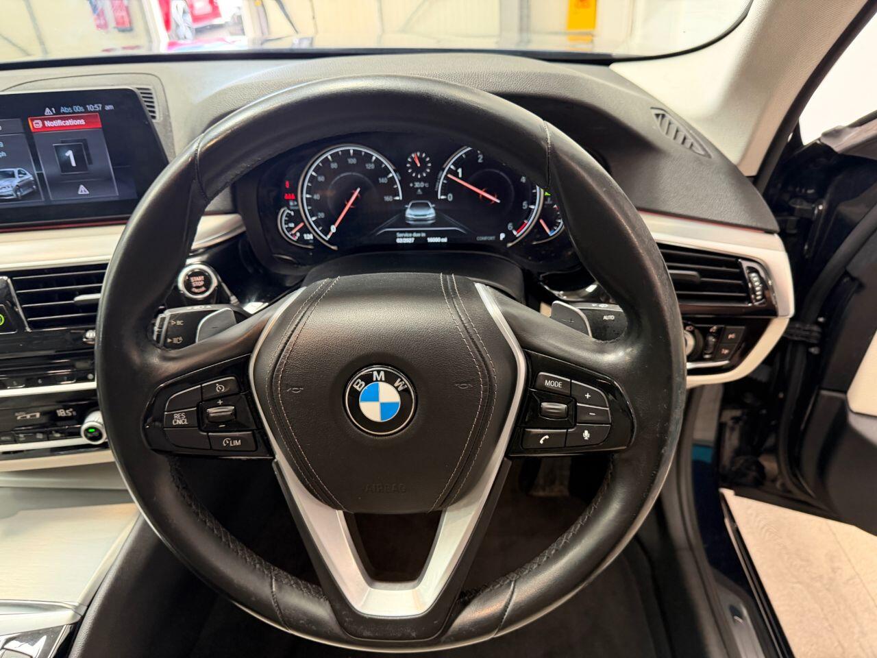 BMW 5 Series view 23