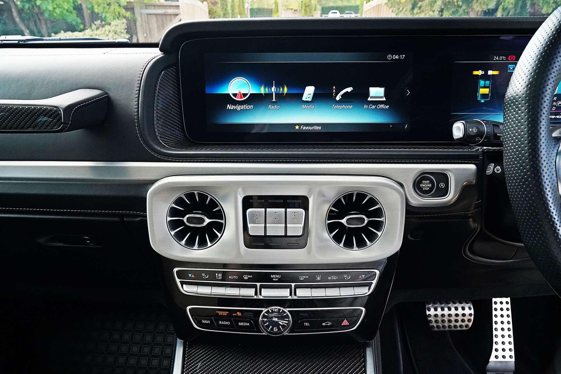 Mercedes-Benz G-Class view 27