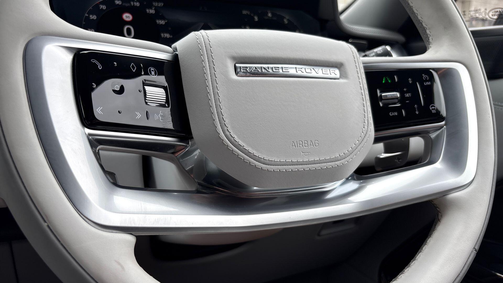 Land Rover Range Rover view 35