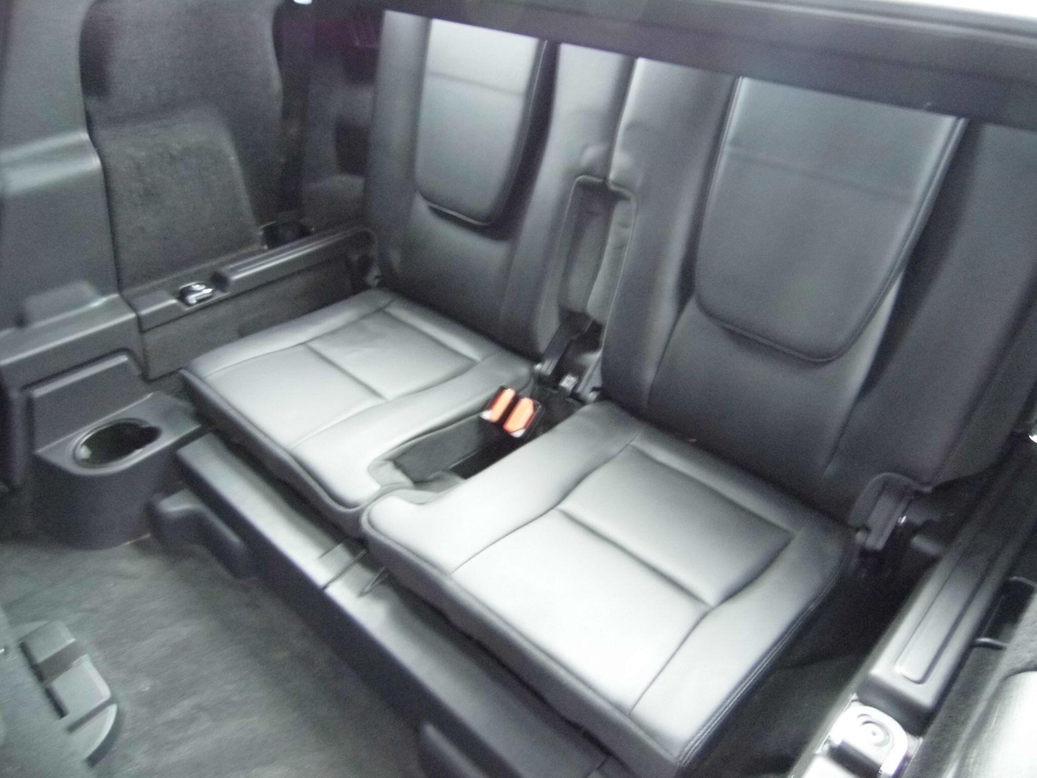 Land Rover Discovery Sport view 23