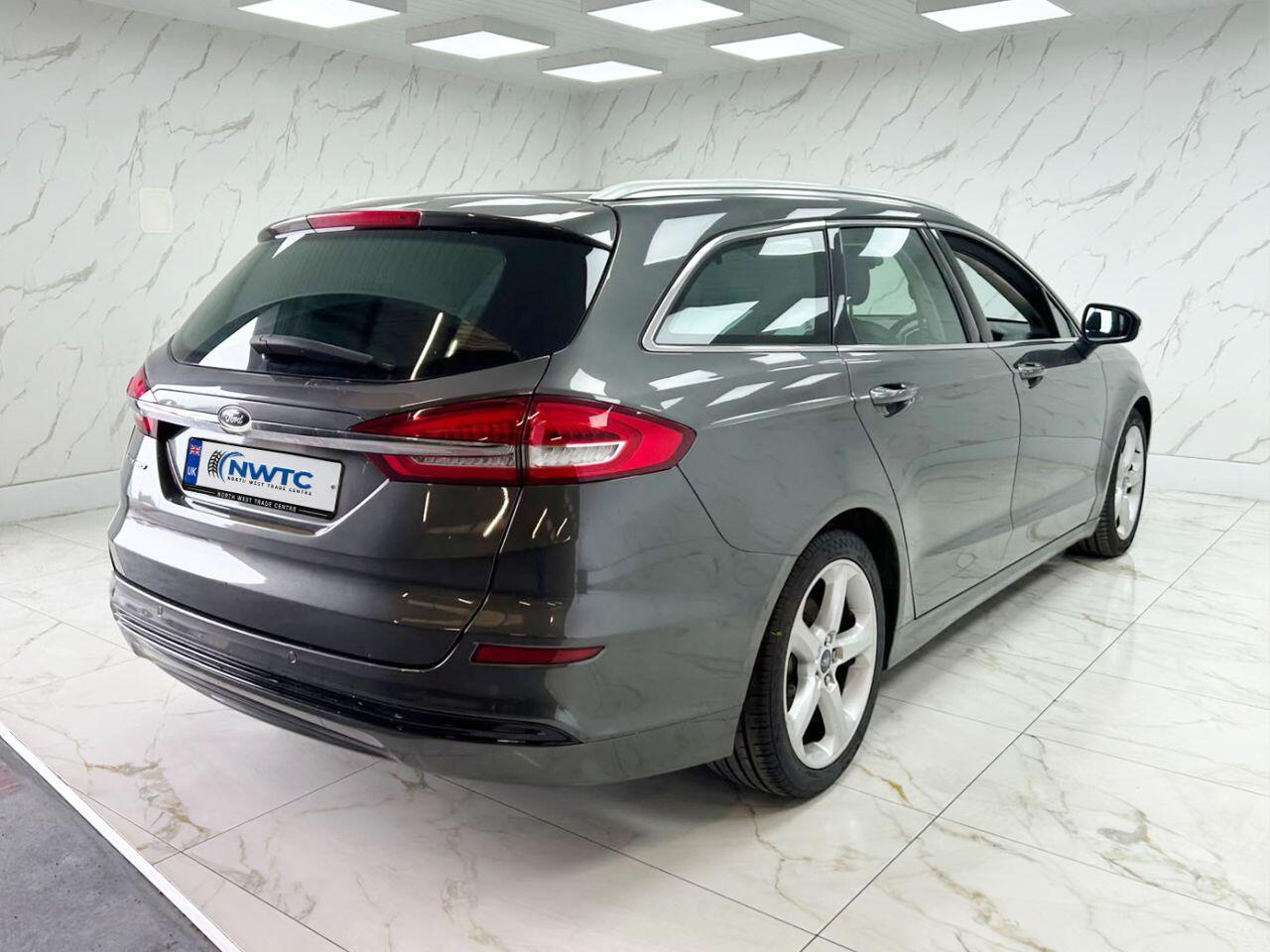 Ford Mondeo view 11