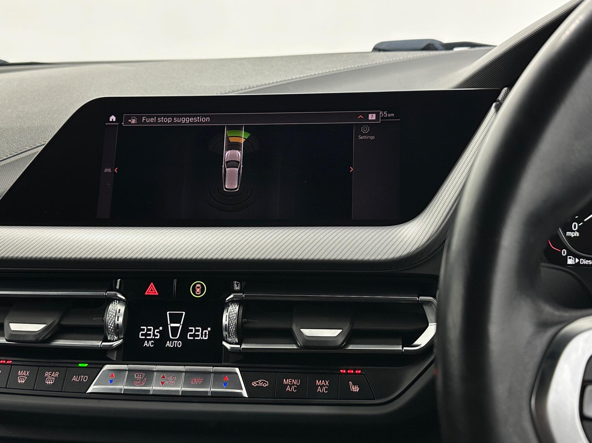 BMW 1 Series view 28