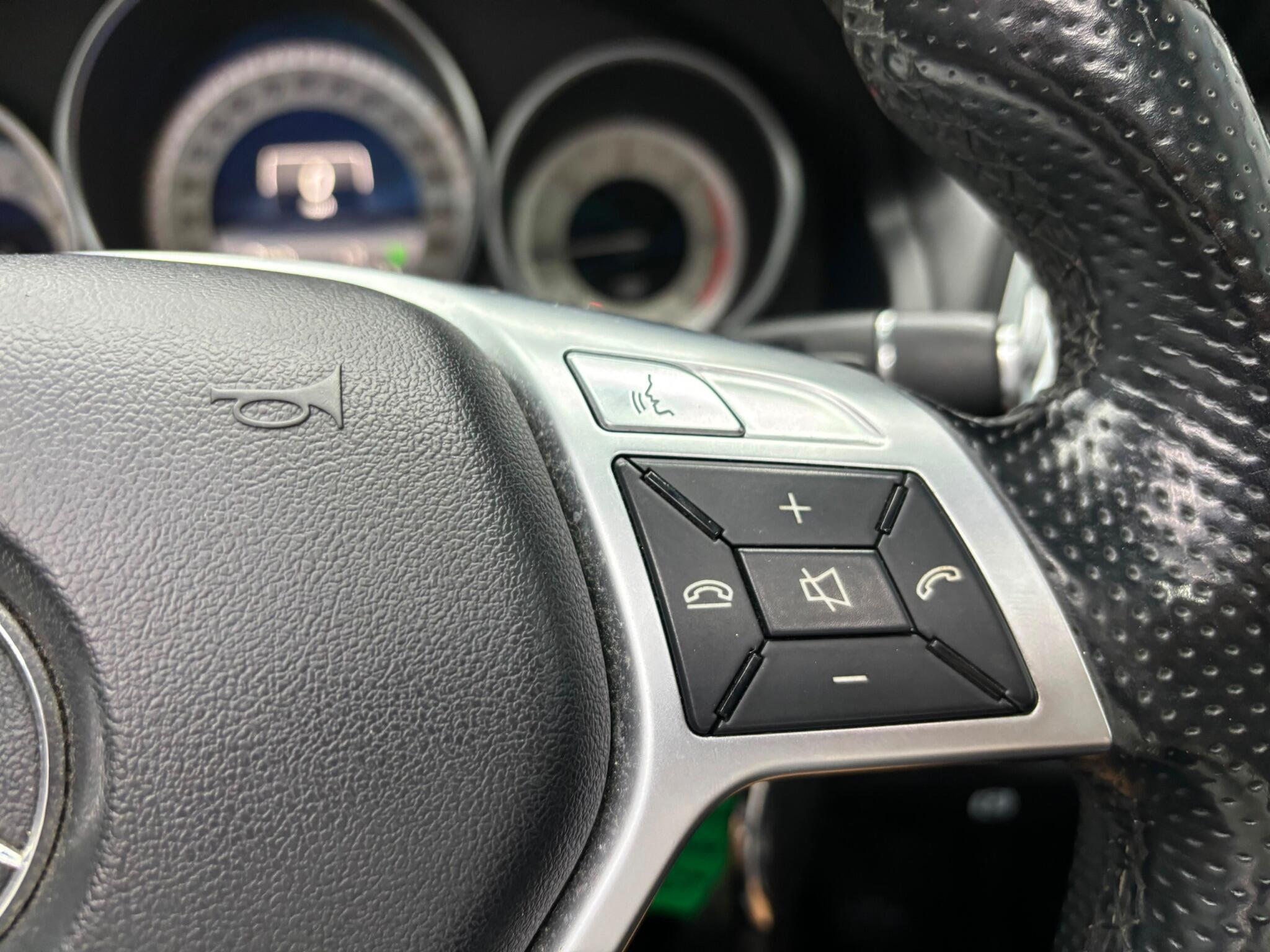 Mercedes-Benz E Class view 13