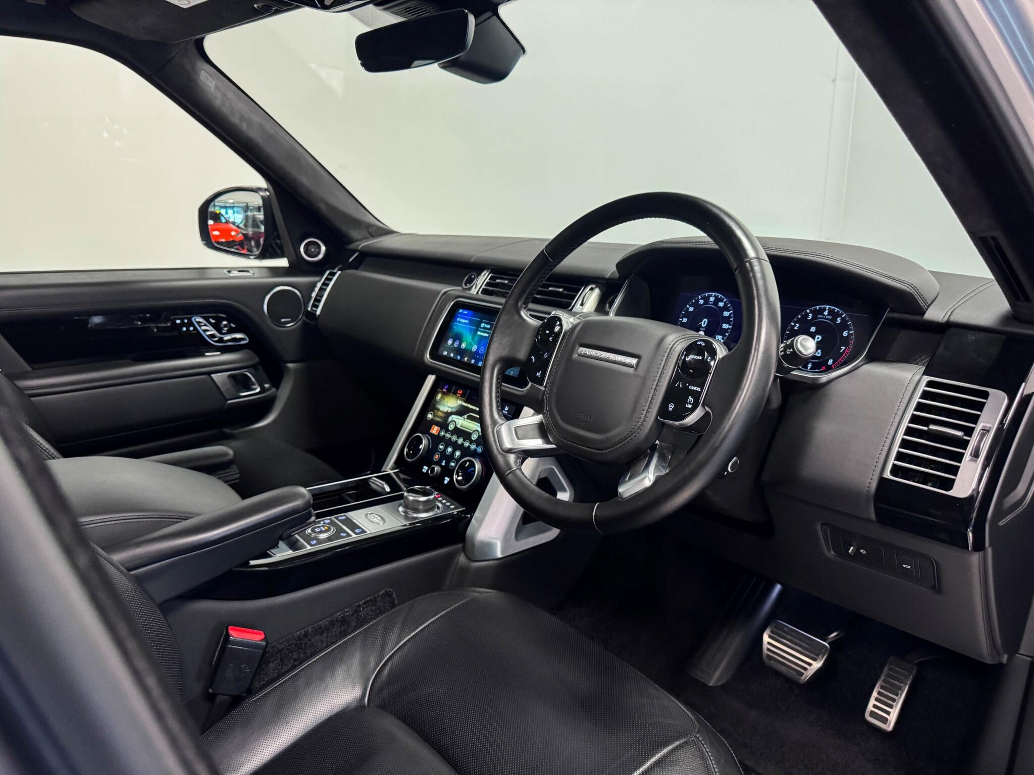 Land Rover Range Rover view 37