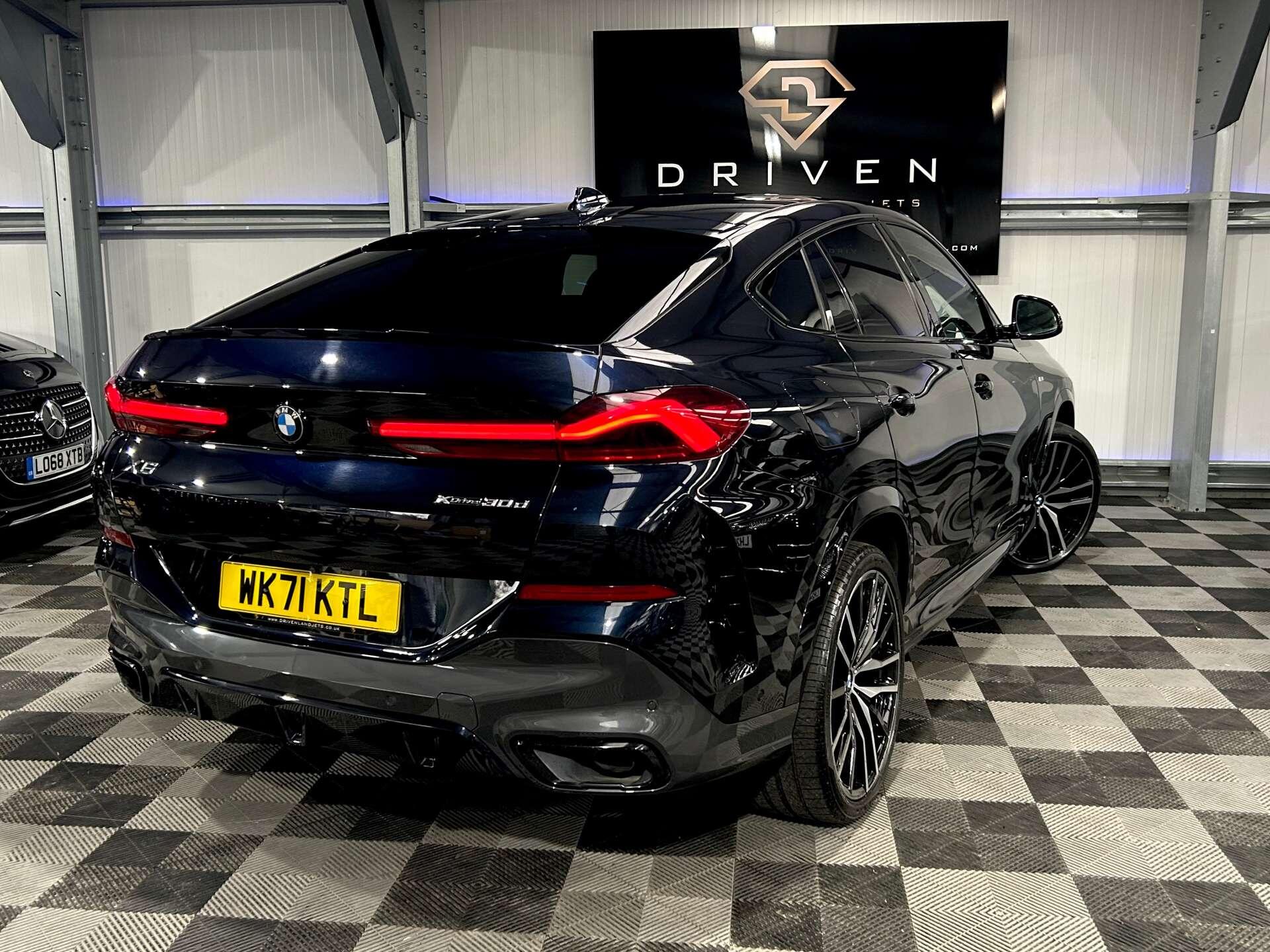 BMW X6 view 3