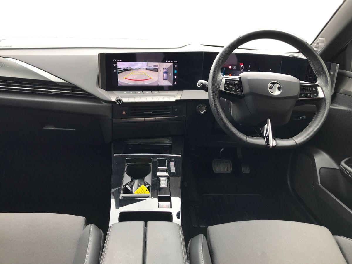 Vauxhall Astra view 4