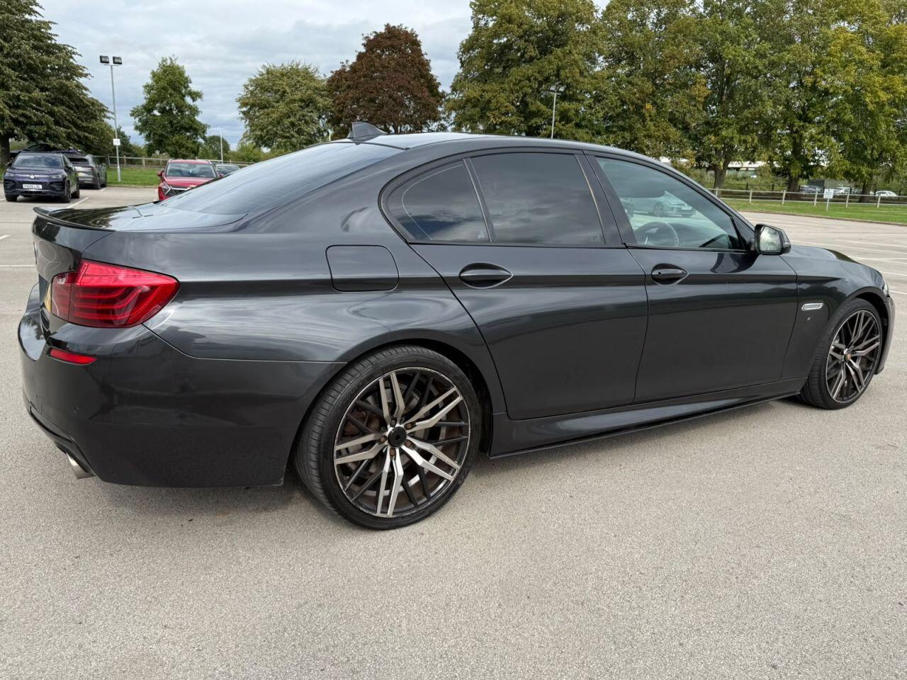 BMW 5 Series view 23
