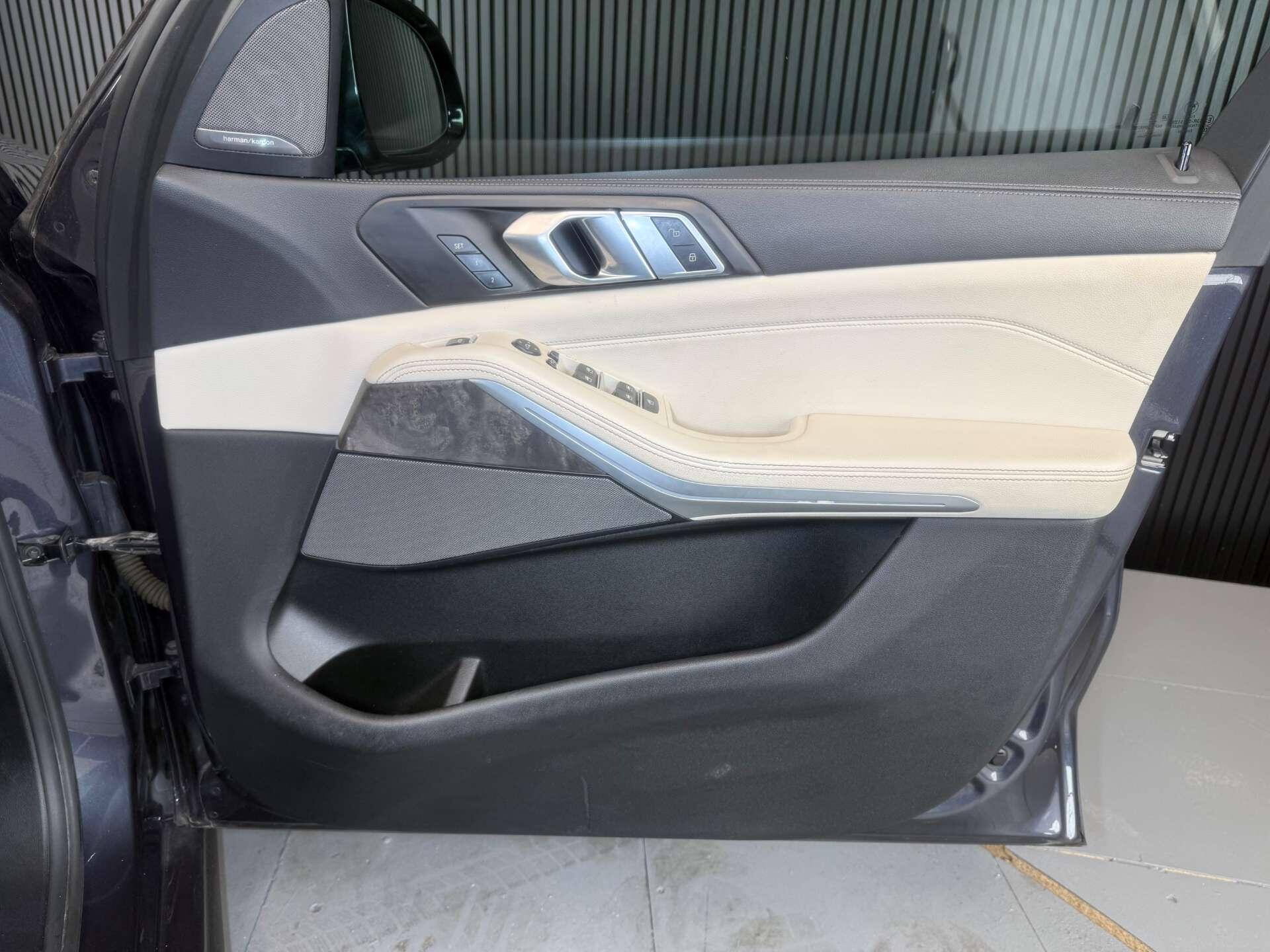 BMW X5 view 34