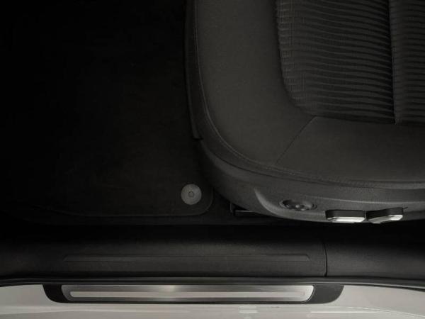 Audi A4 Avant view 93