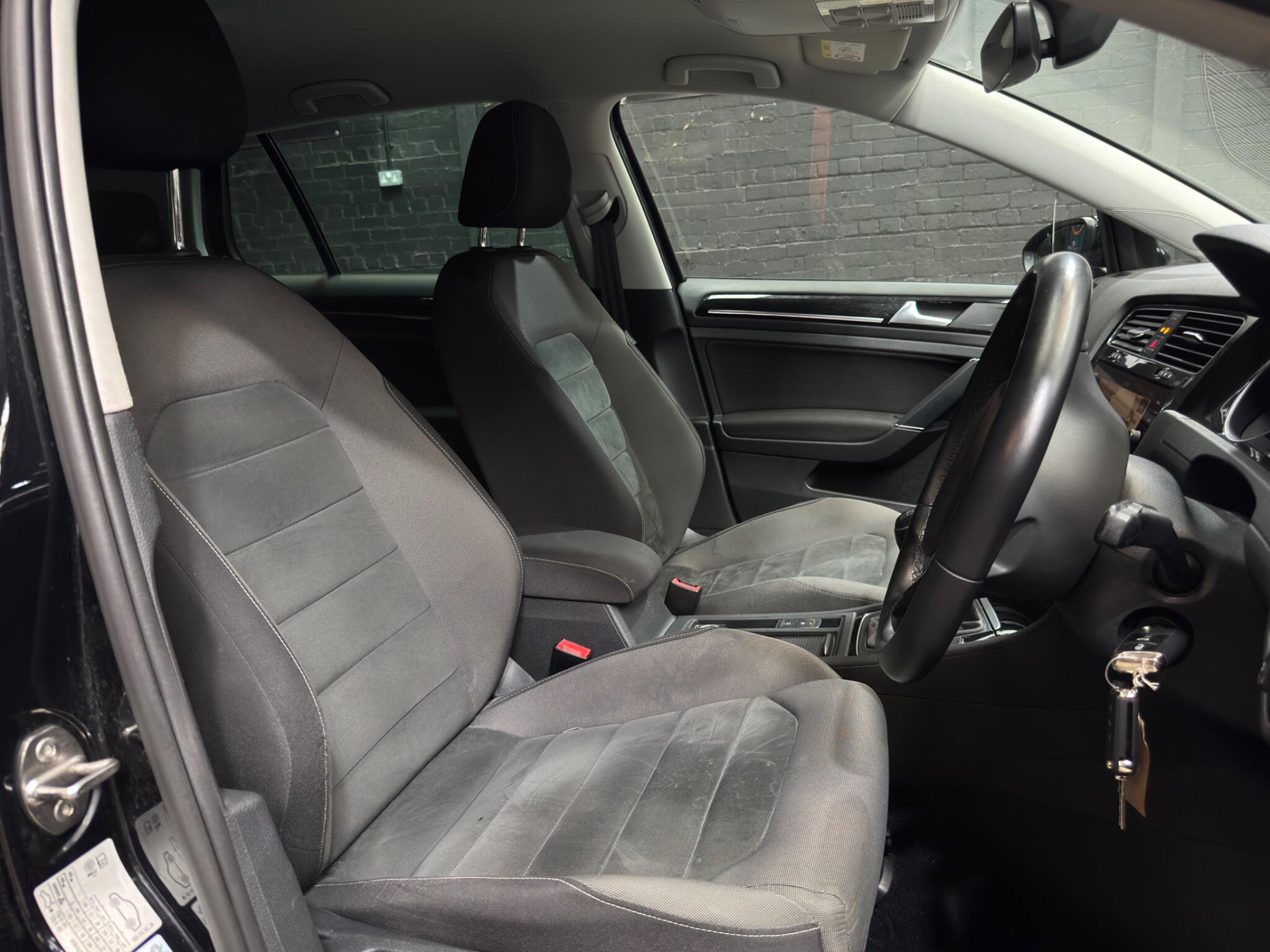 Volkswagen Golf view 53