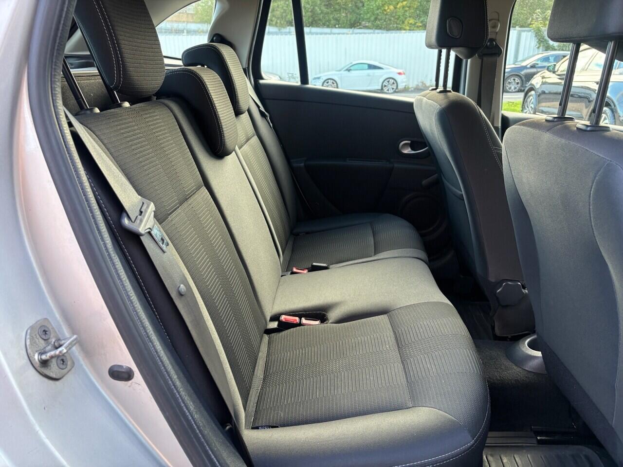 Renault Clio view 12