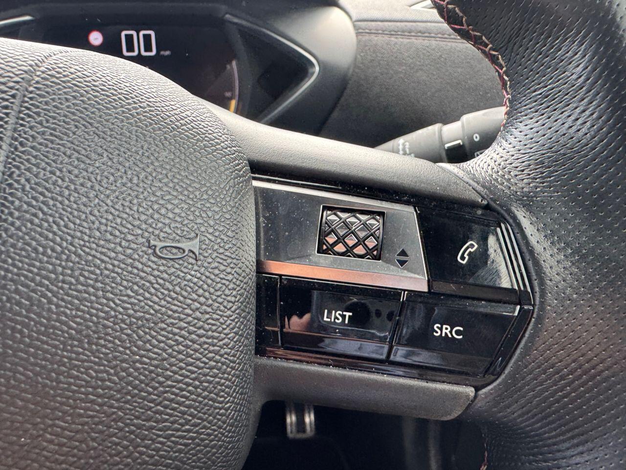 DS Automobiles DS 3 Crossback view 11