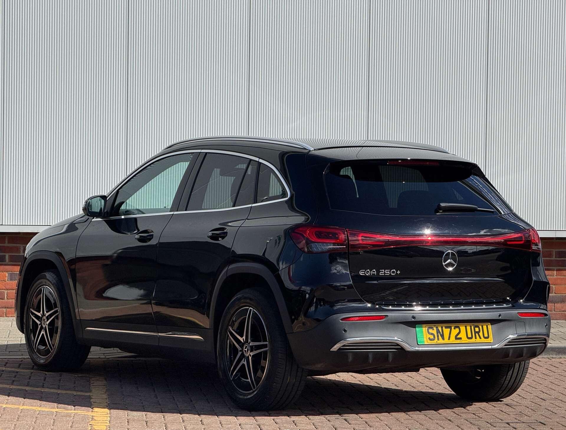 Mercedes-Benz EQA view 4