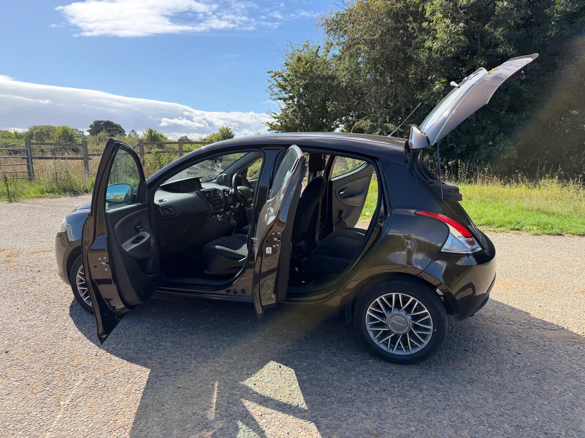 Chrysler Ypsilon view 40