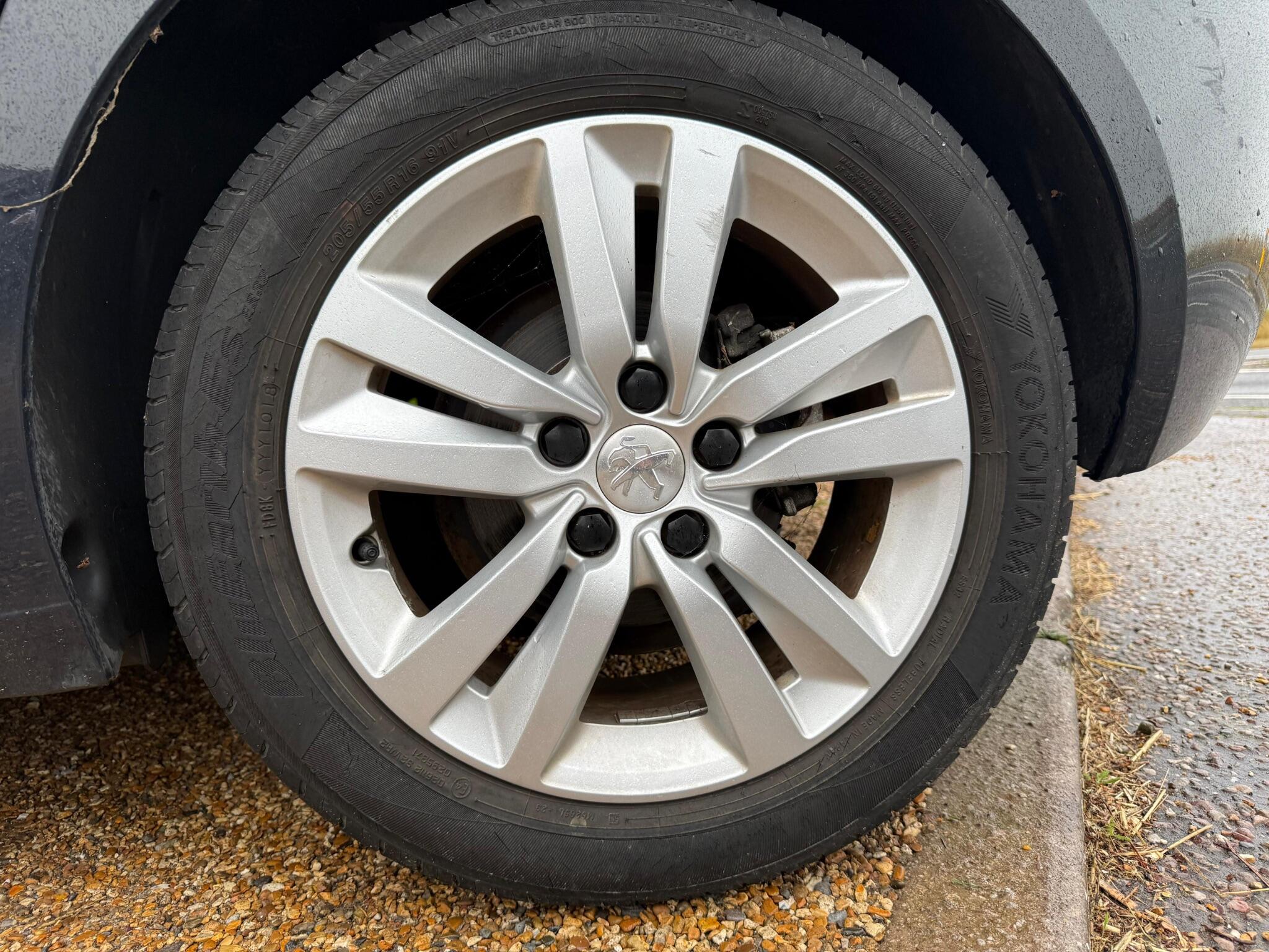Peugeot 308 view 18