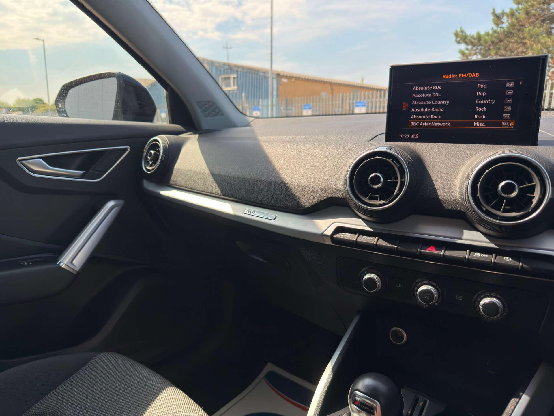 Audi Q2 view 53