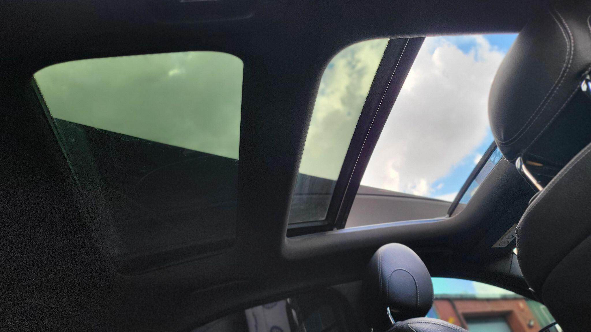Mercedes-Benz C-Class view 32