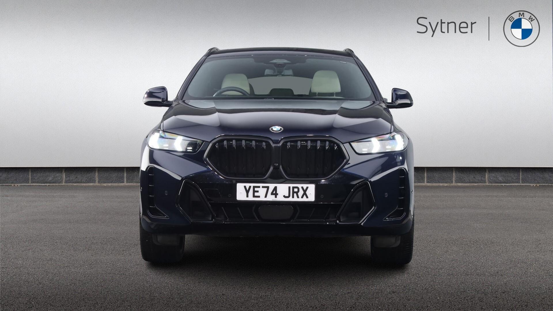 BMW X6 view 16