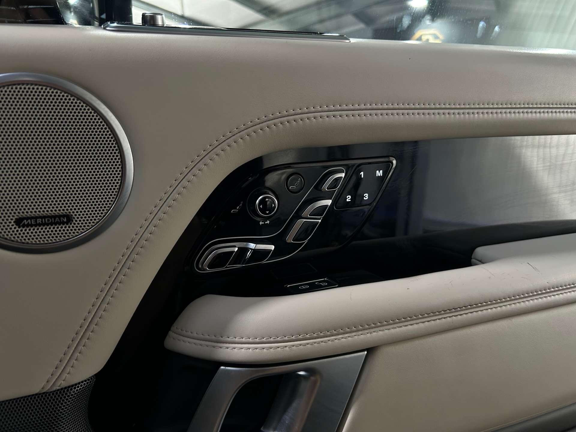 Land Rover Range Rover view 28