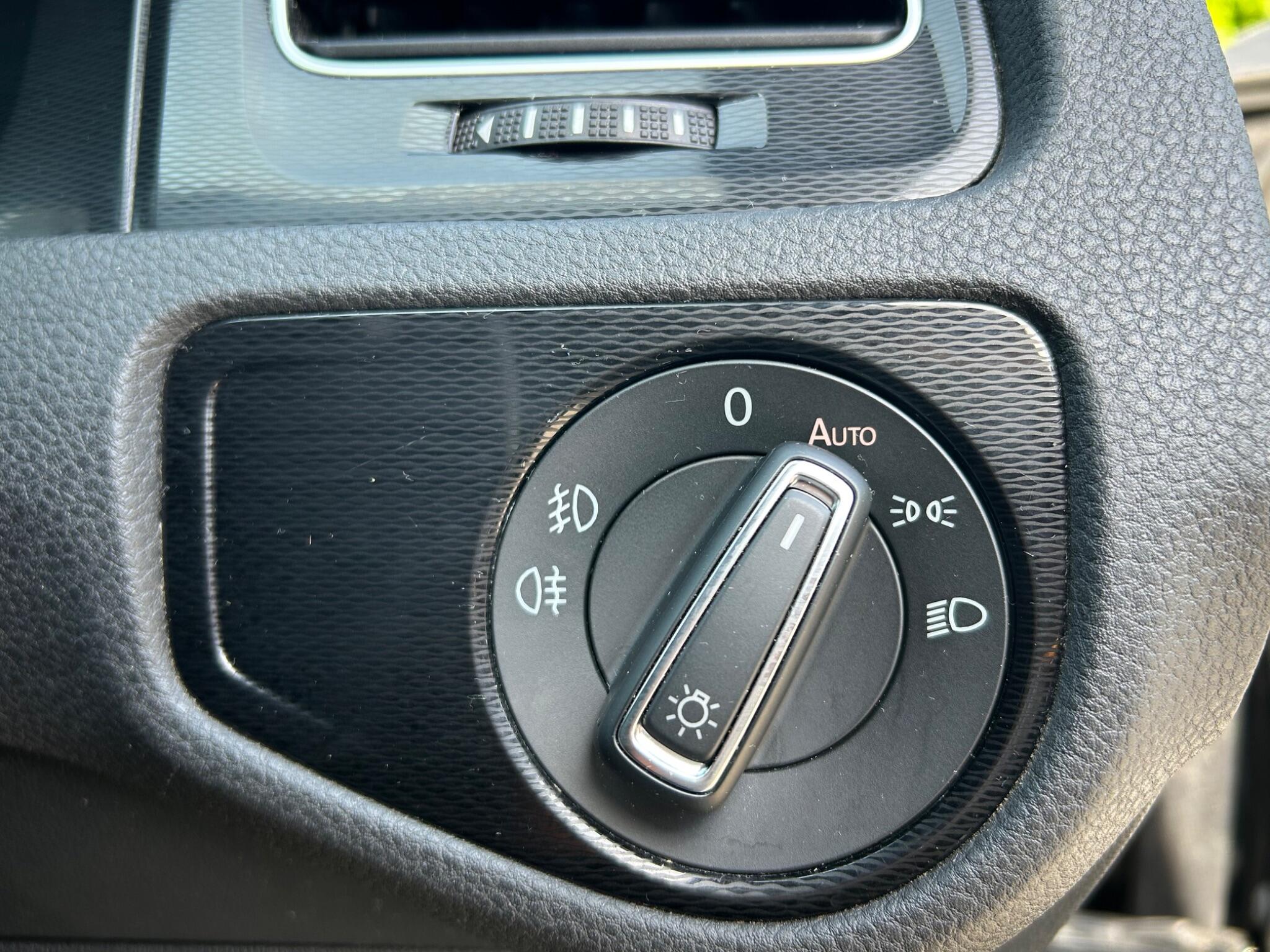 Volkswagen Golf view 29
