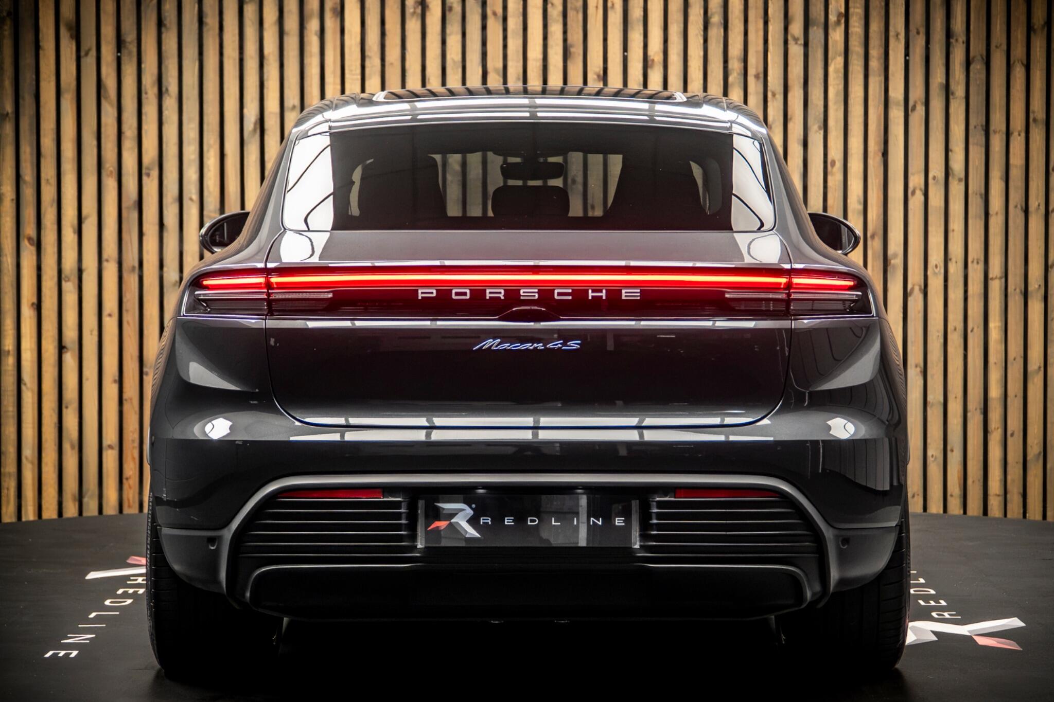 Porsche Macan view 6
