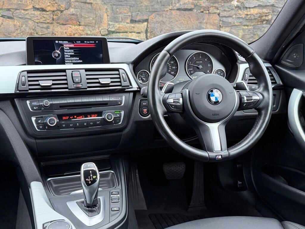 BMW 3 Series view 23