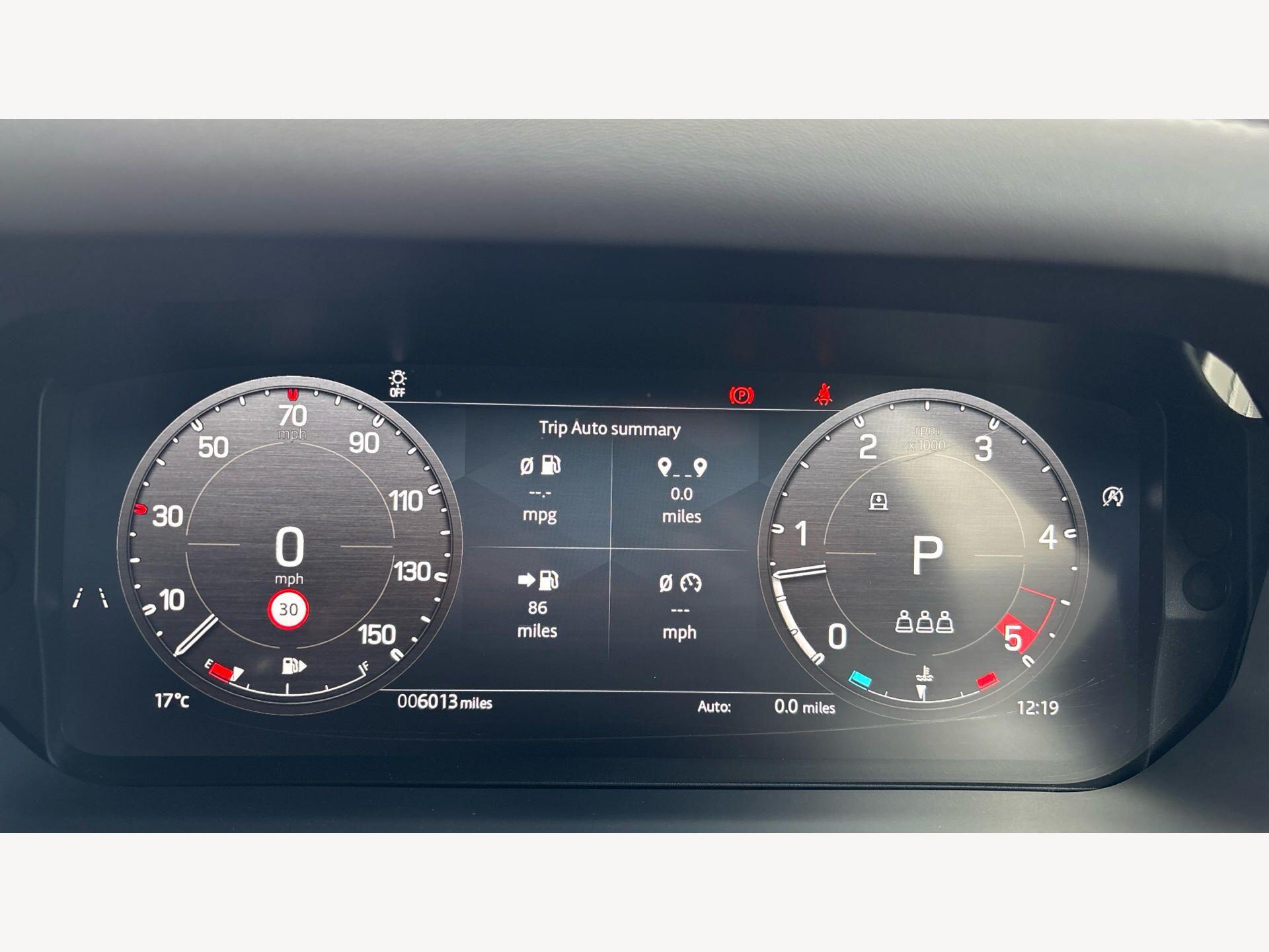 Land Rover Defender view 19