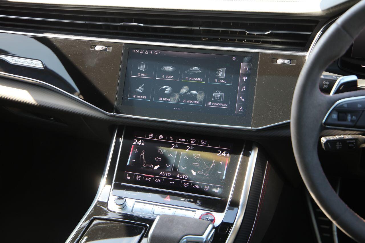 Audi RS Q8 view 25