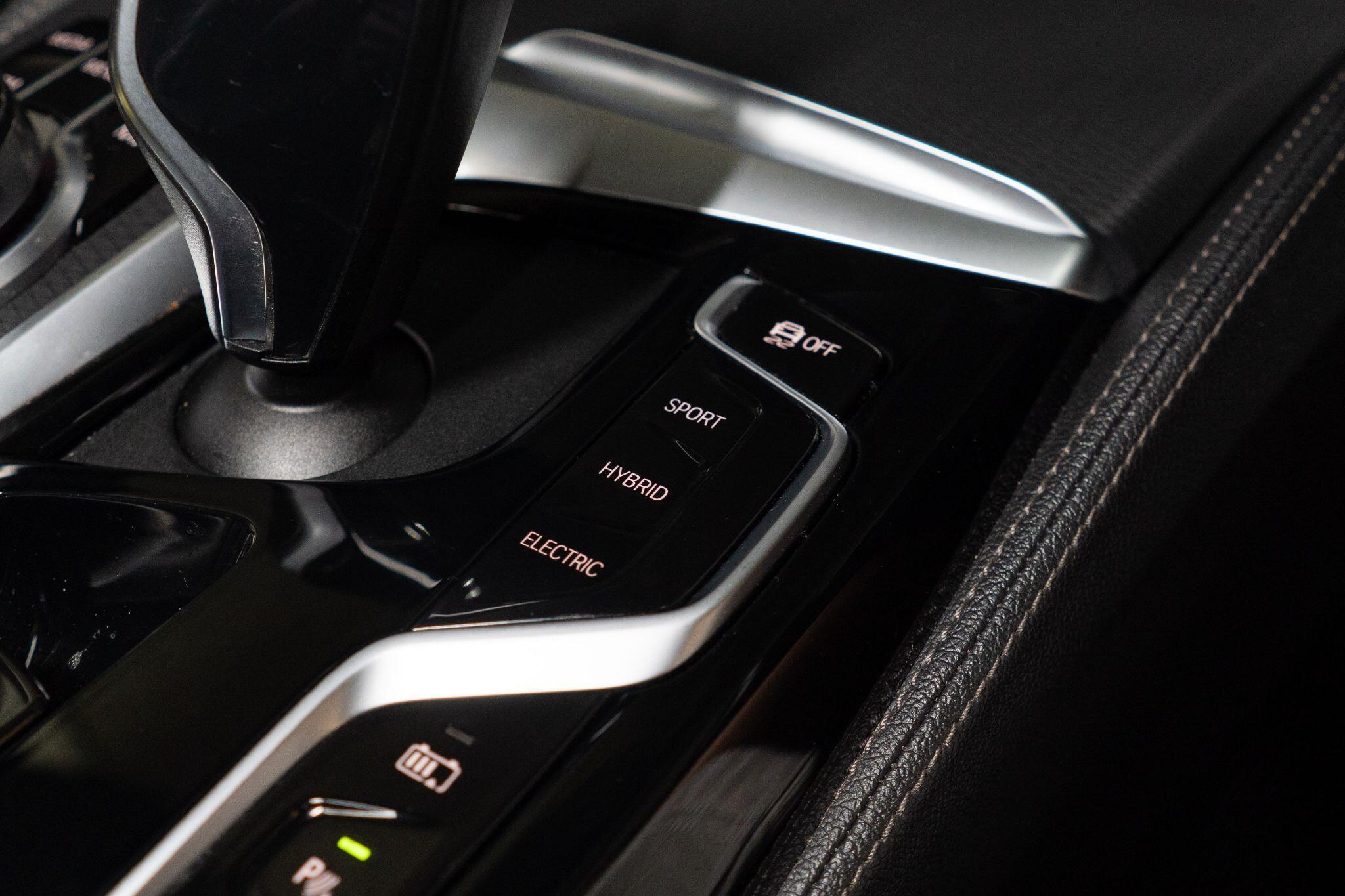 BMW 5 Series view 12