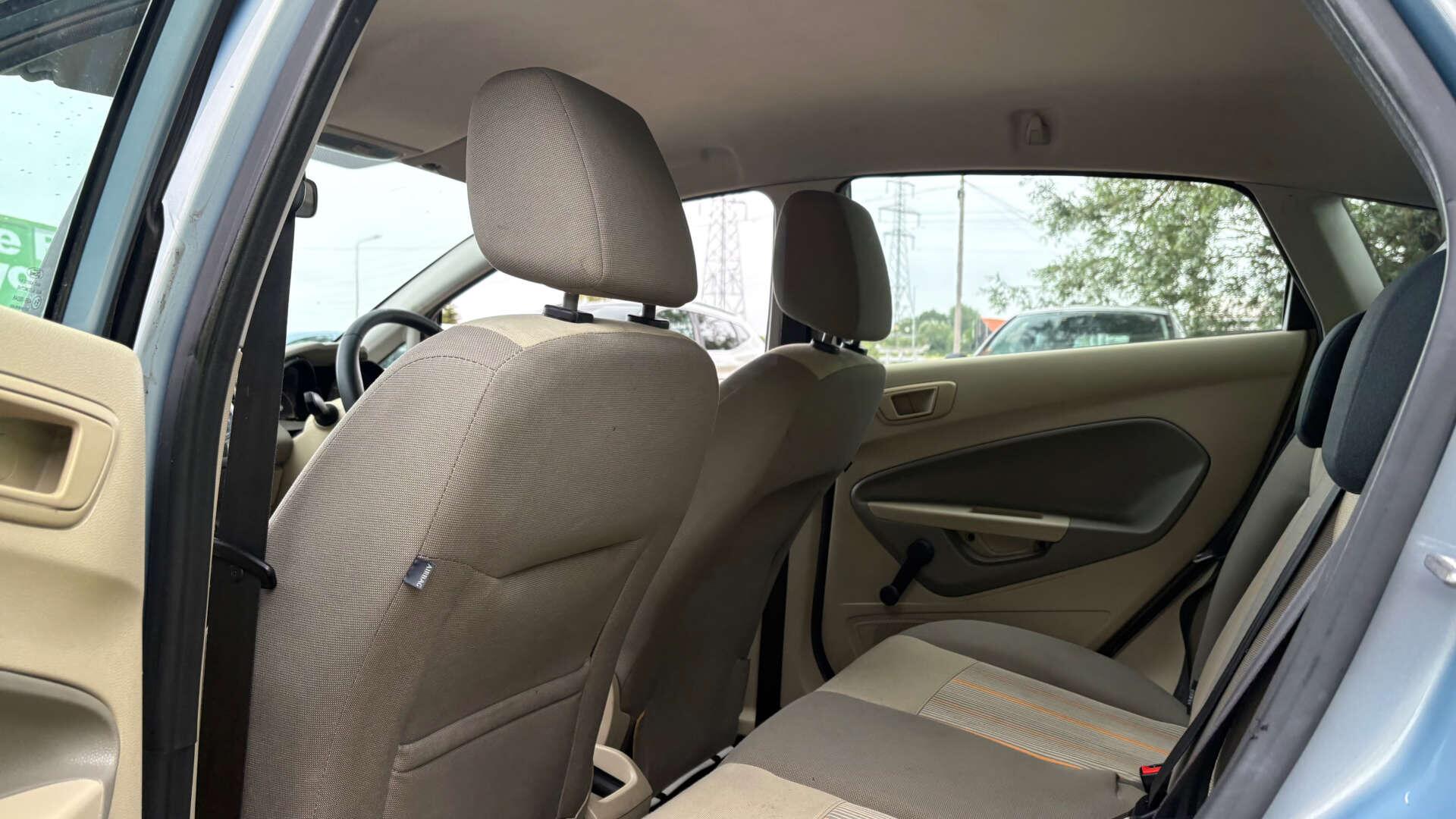 Ford Fiesta view 12
