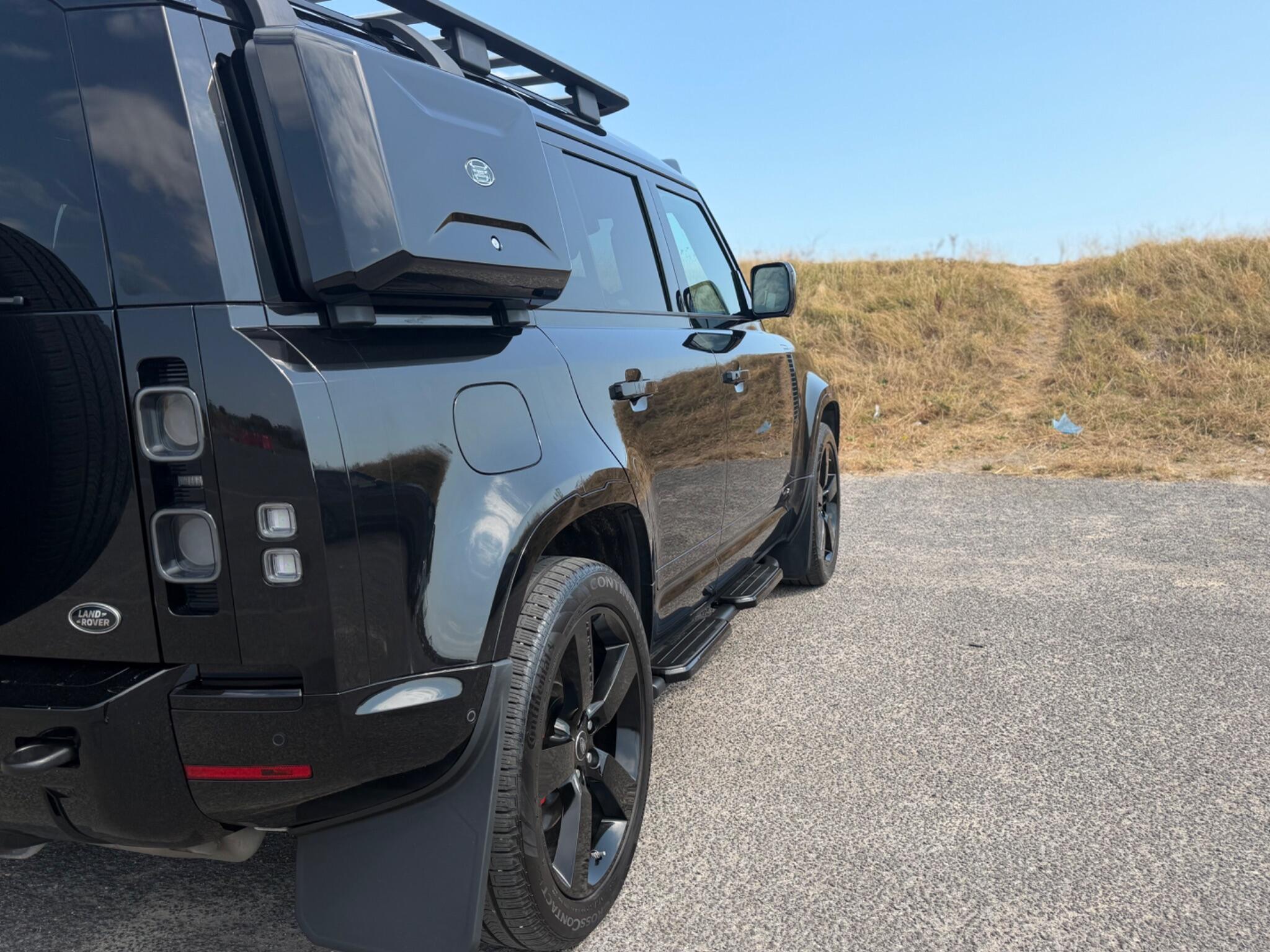 Land Rover Defender 110 view 53