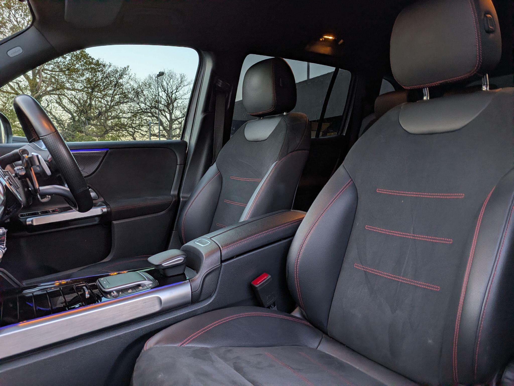 Mercedes-Benz GLB view 20