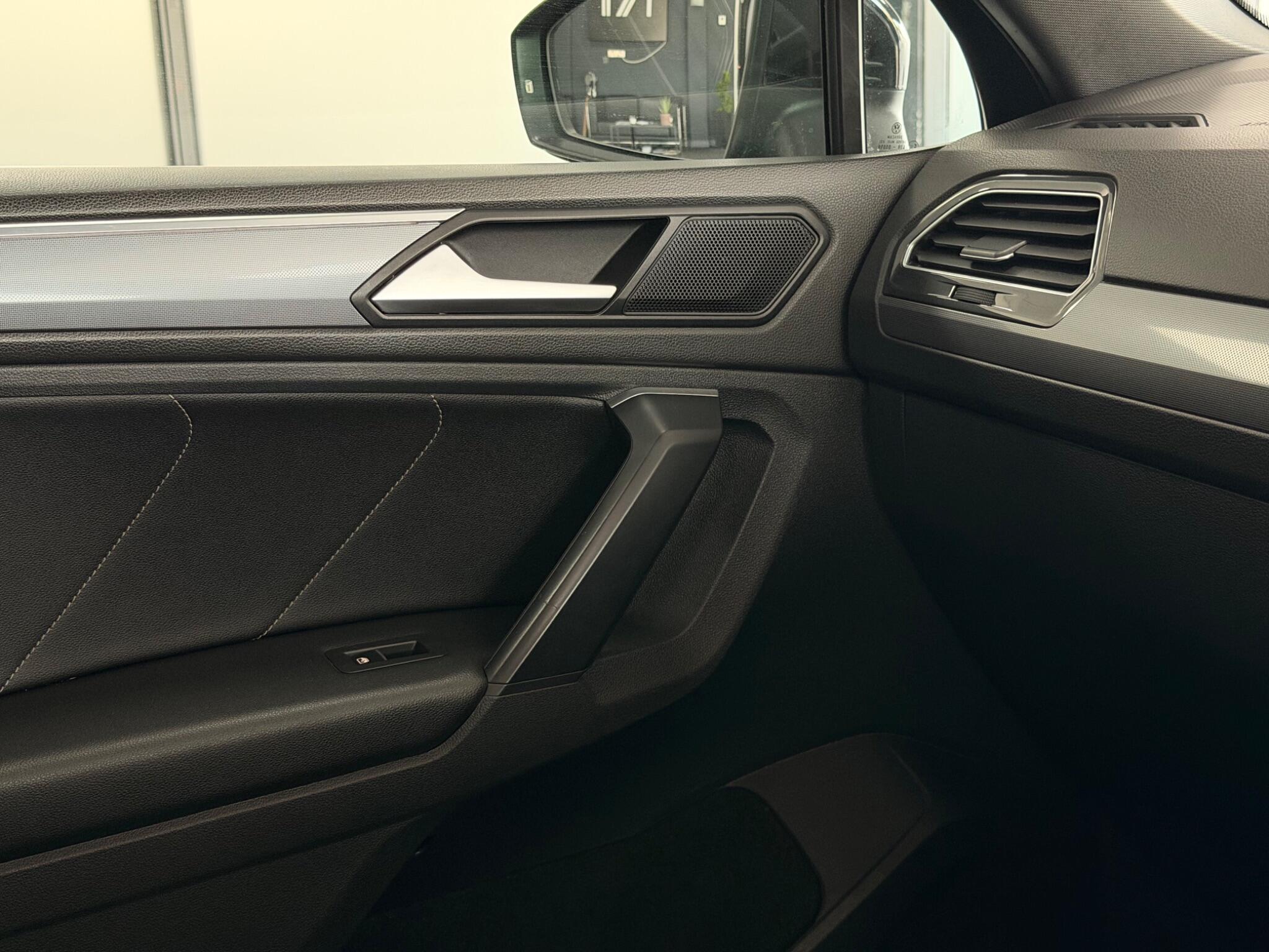 Volkswagen Tiguan view 28