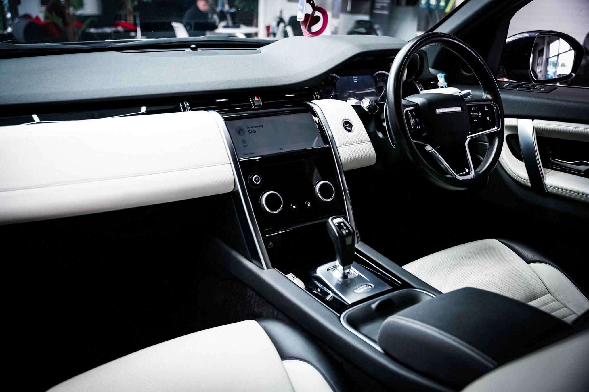 Land Rover Discovery Sport view 22