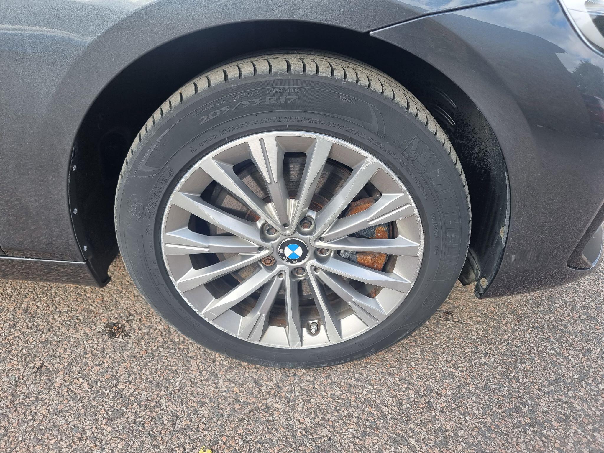 BMW 2 Series view 9