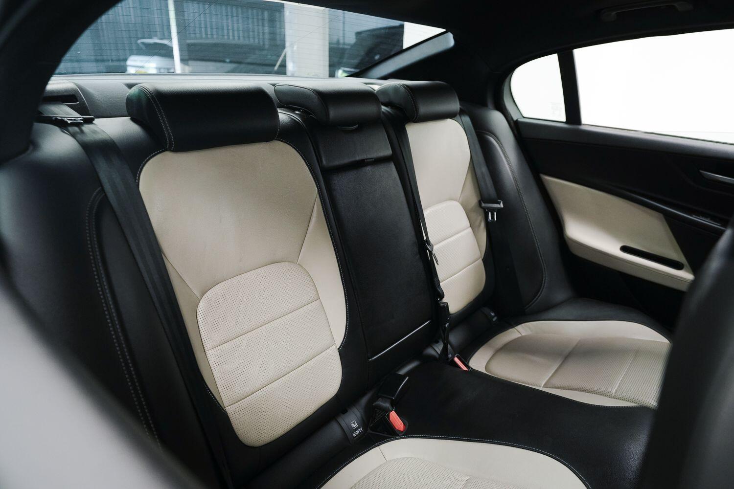 Jaguar Xe view 13