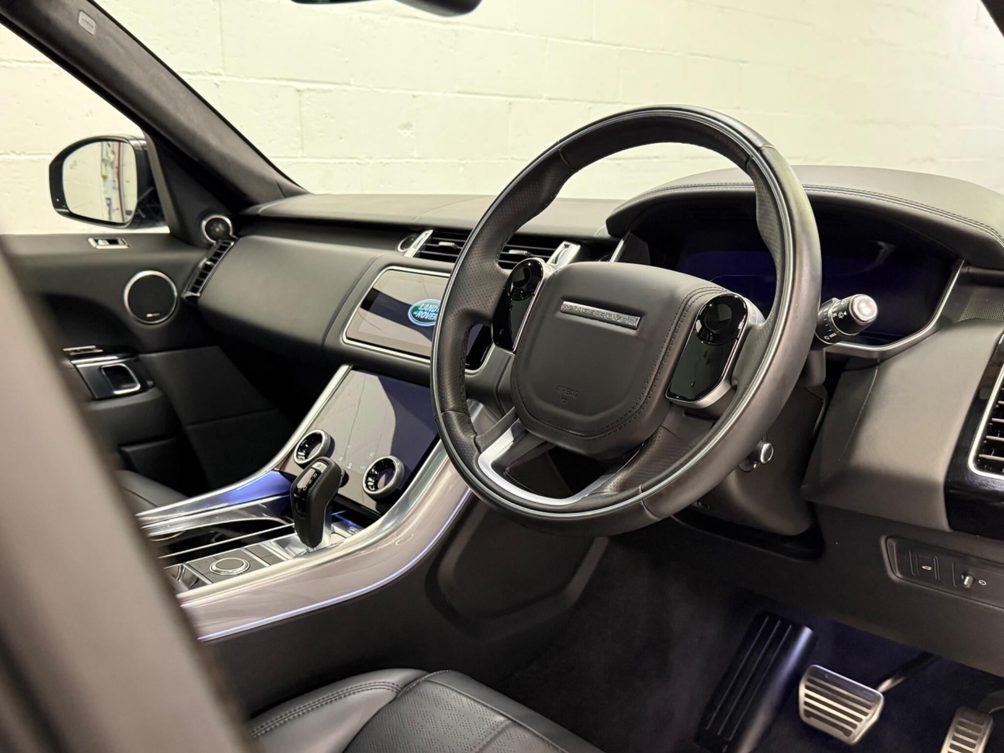 Land Rover Range Rover Sport view 3
