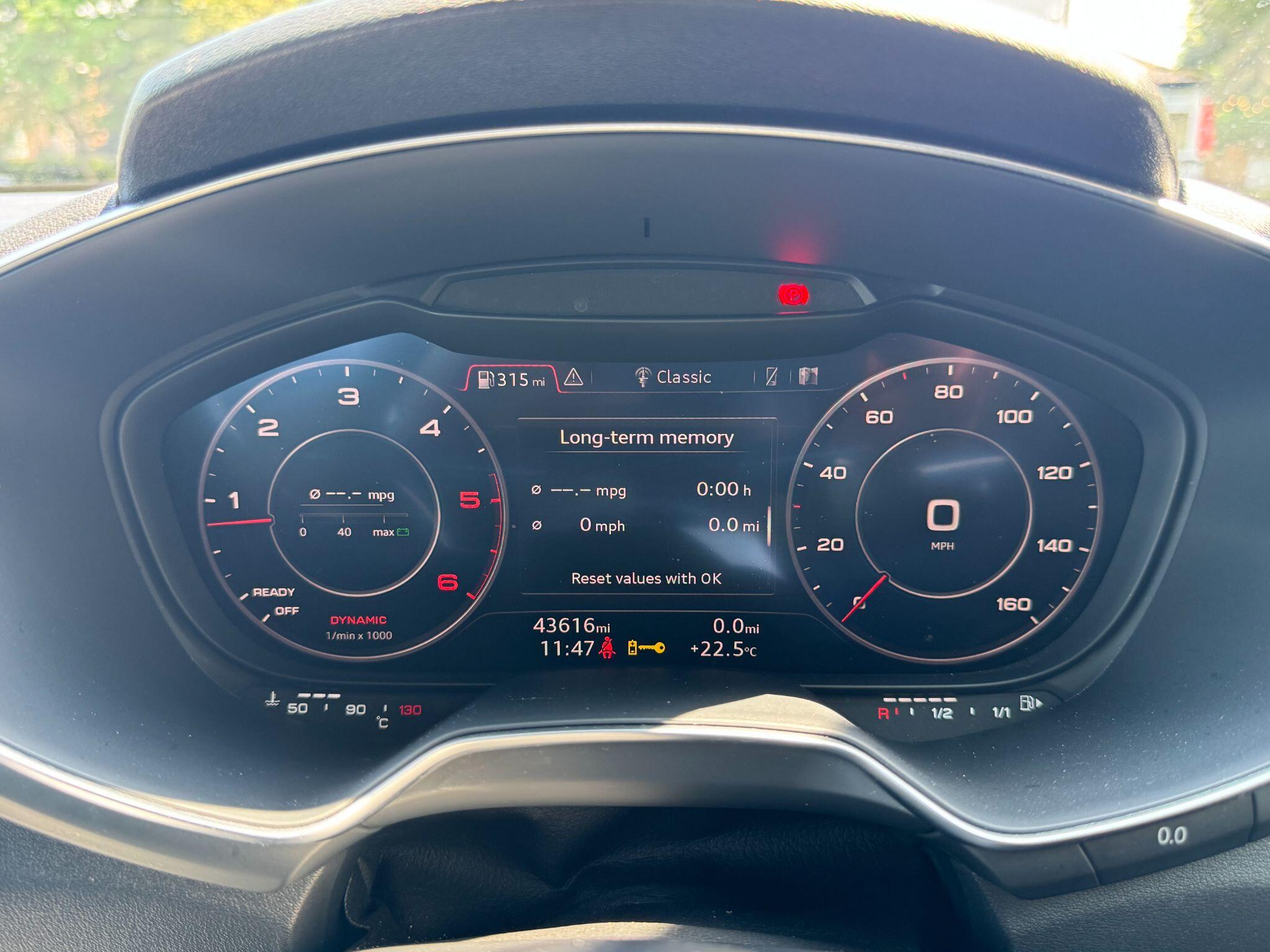 Audi TT view 33