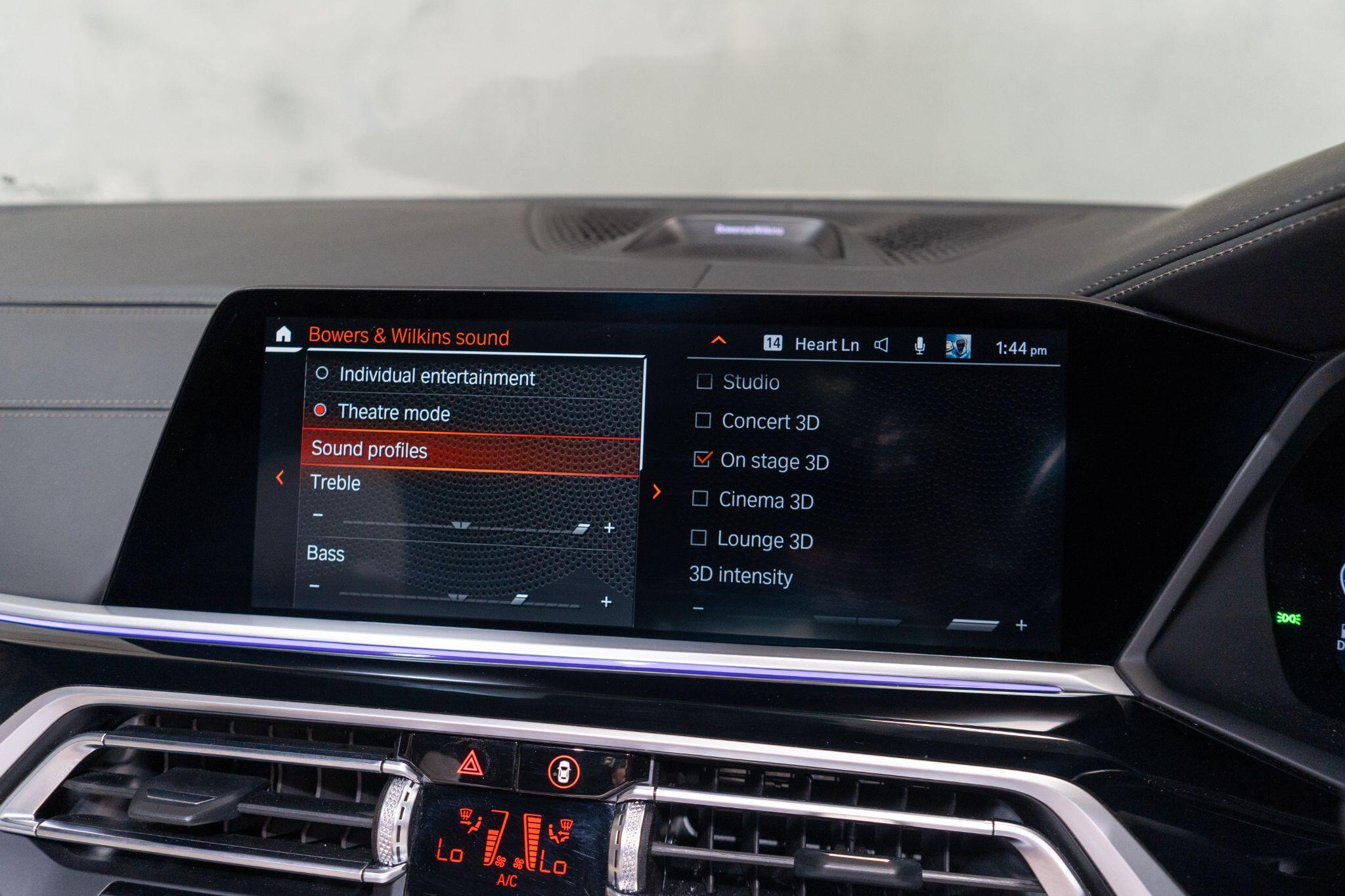BMW X7 view 30