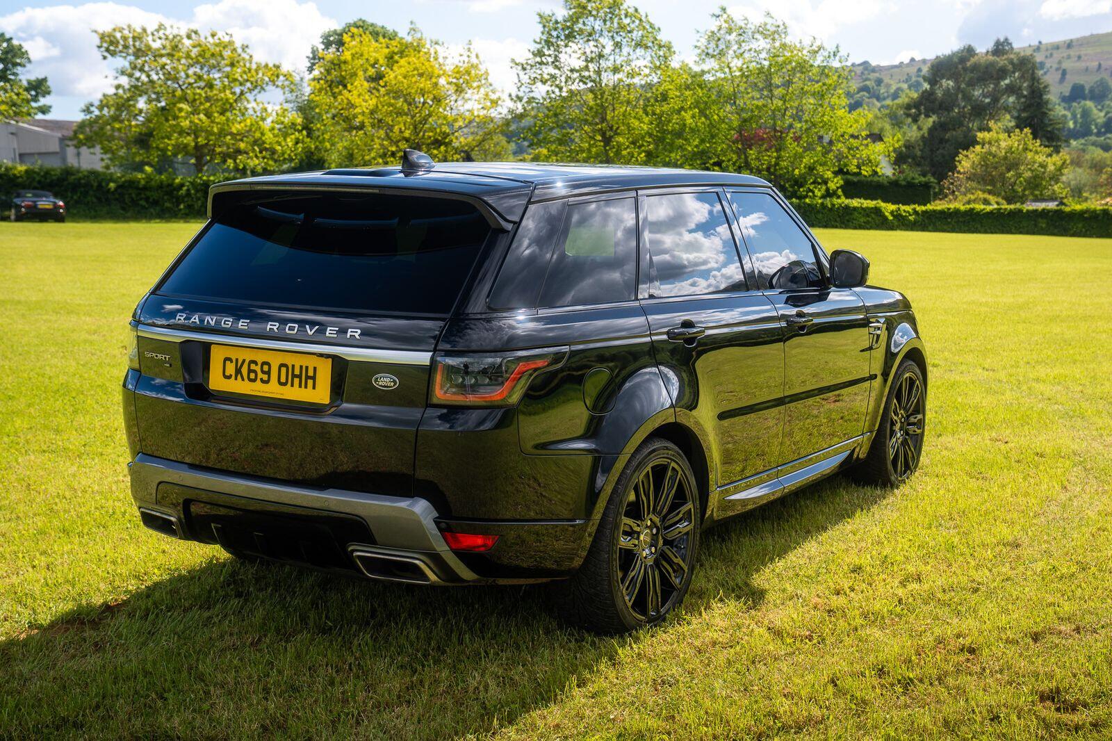 Land Rover Range Rover Sport view 4