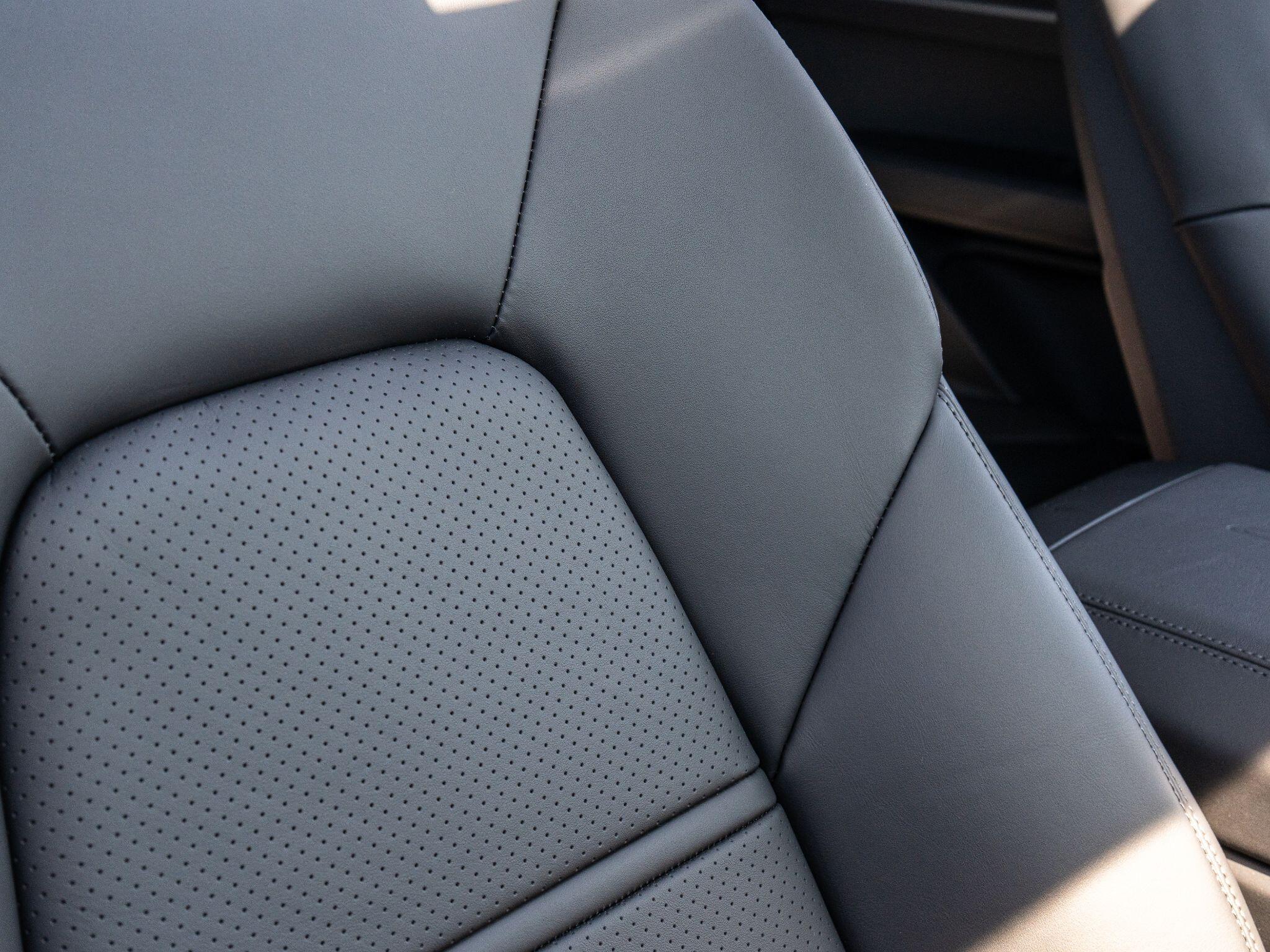 Porsche Cayenne view 27