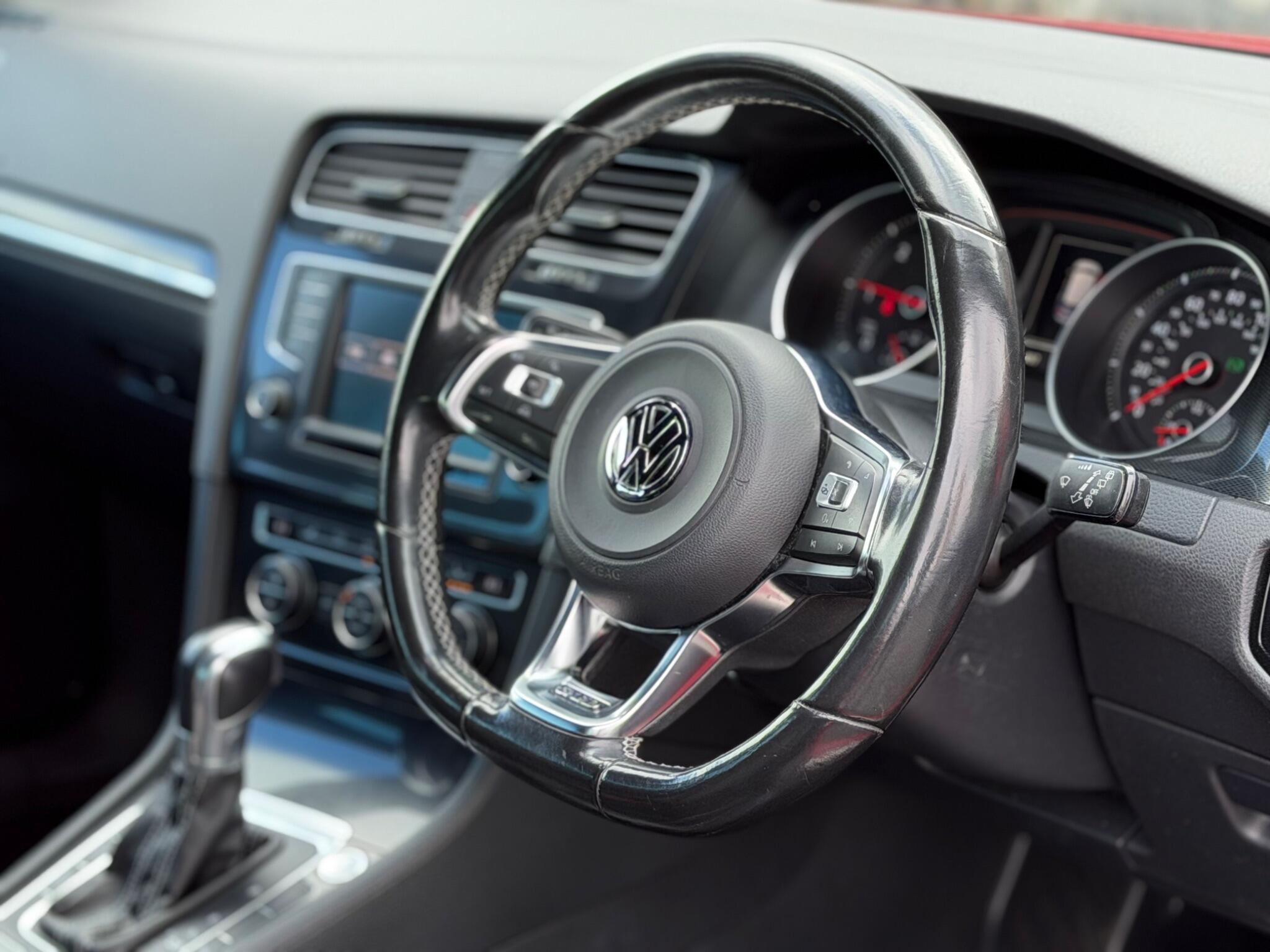 Volkswagen Golf view 12