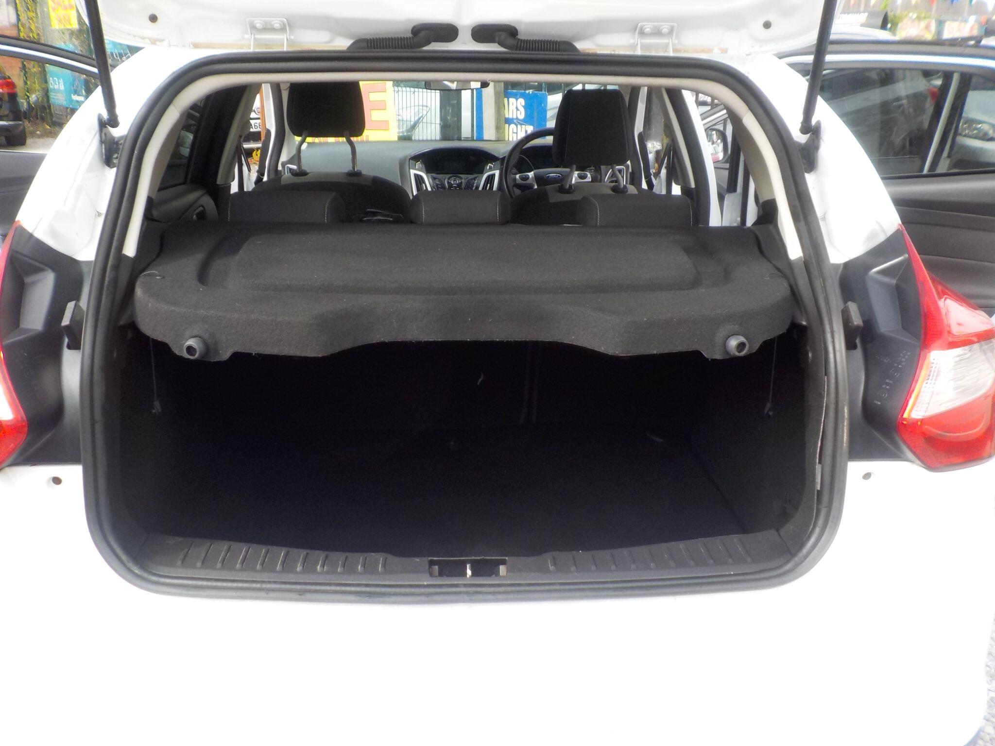 Ford Focus 1.6 Zetec Euro 5 5dr