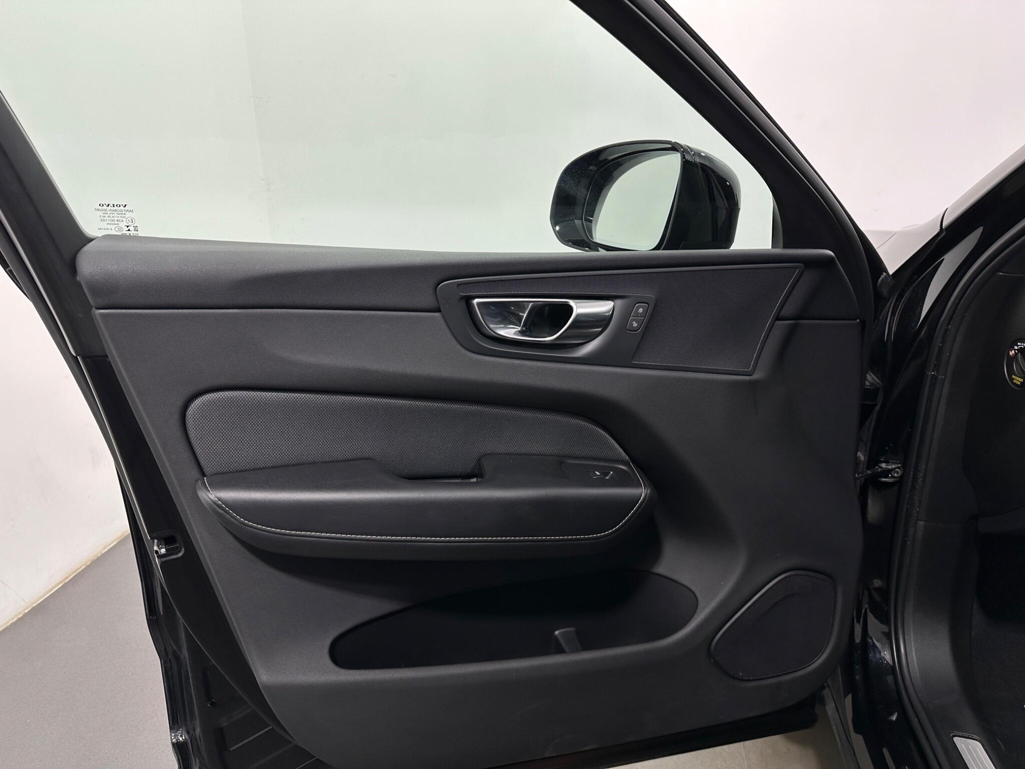 Volvo XC60 view 37