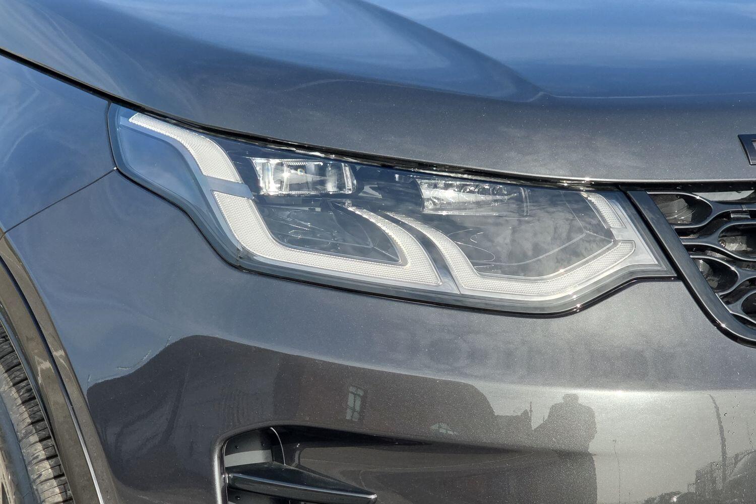 Land Rover Discovery Sport view 13