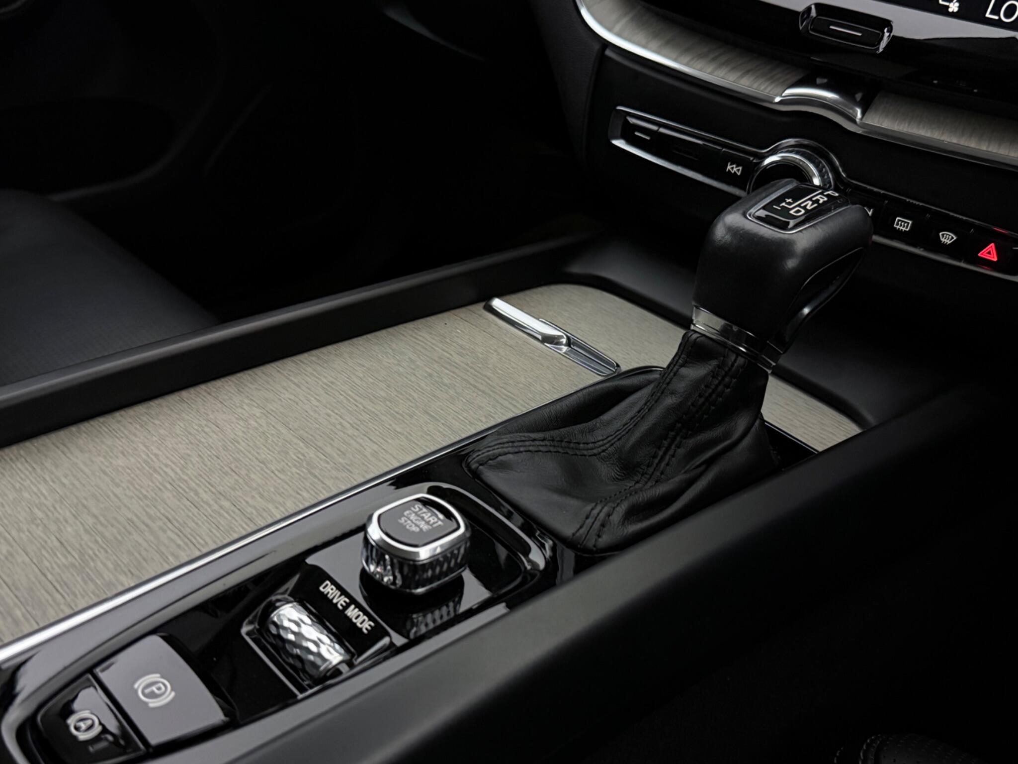 Volvo XC60 view 23