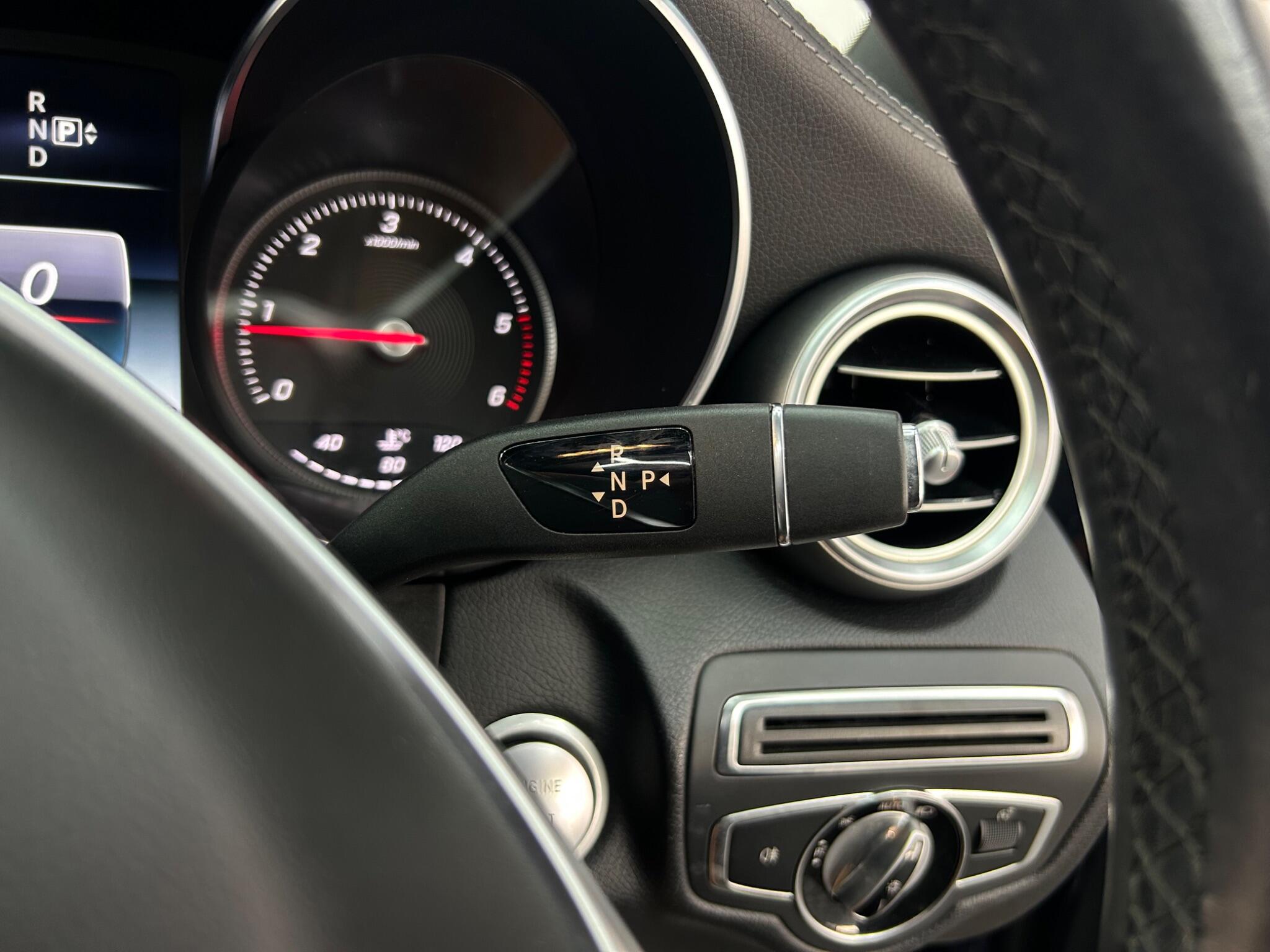 Mercedes-Benz C Class view 28