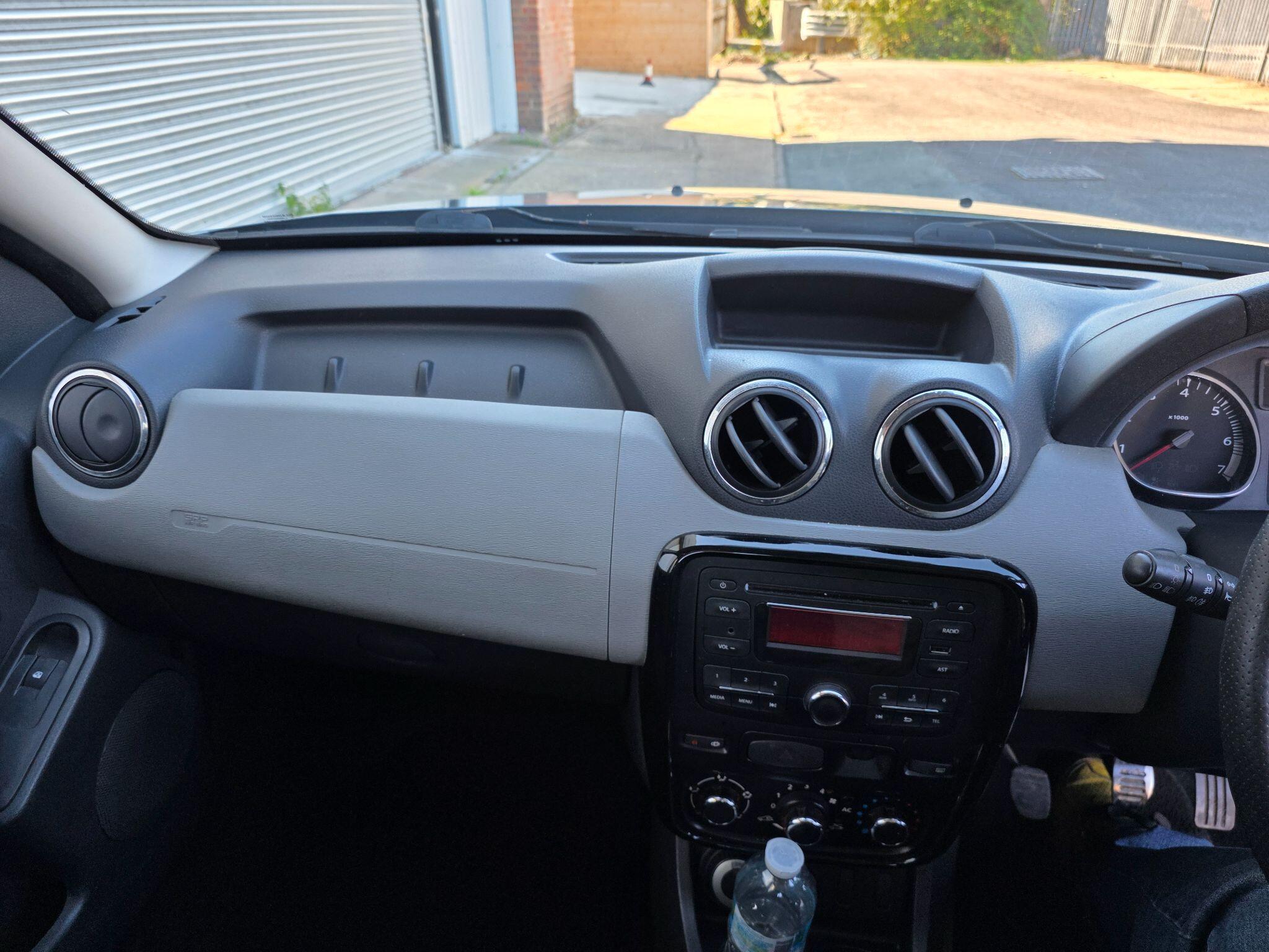 Dacia Duster view 11