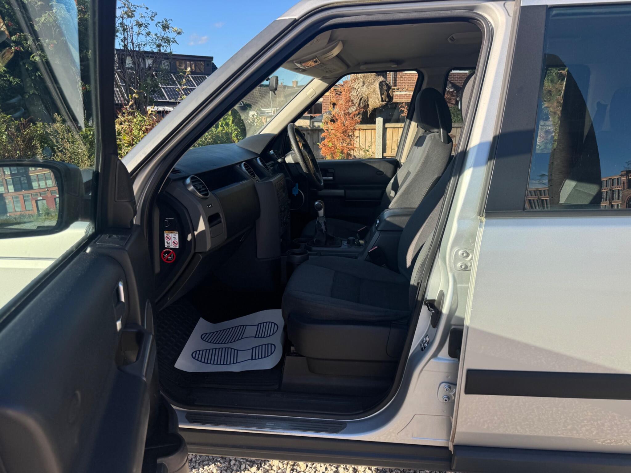 Land Rover Discovery view 18