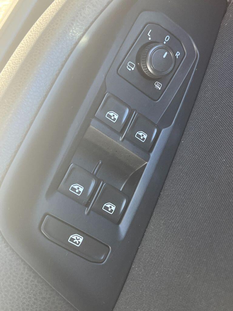 Volkswagen Passat view 16